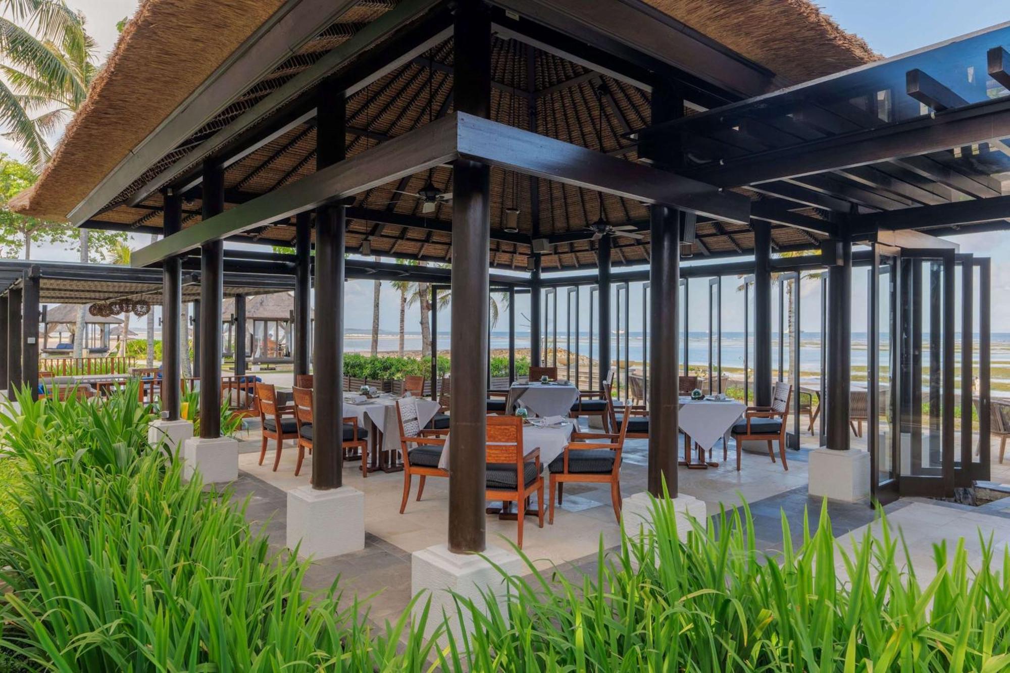 Hotel Conrad Bali Nusa Dua  Exterior foto The Beach Club