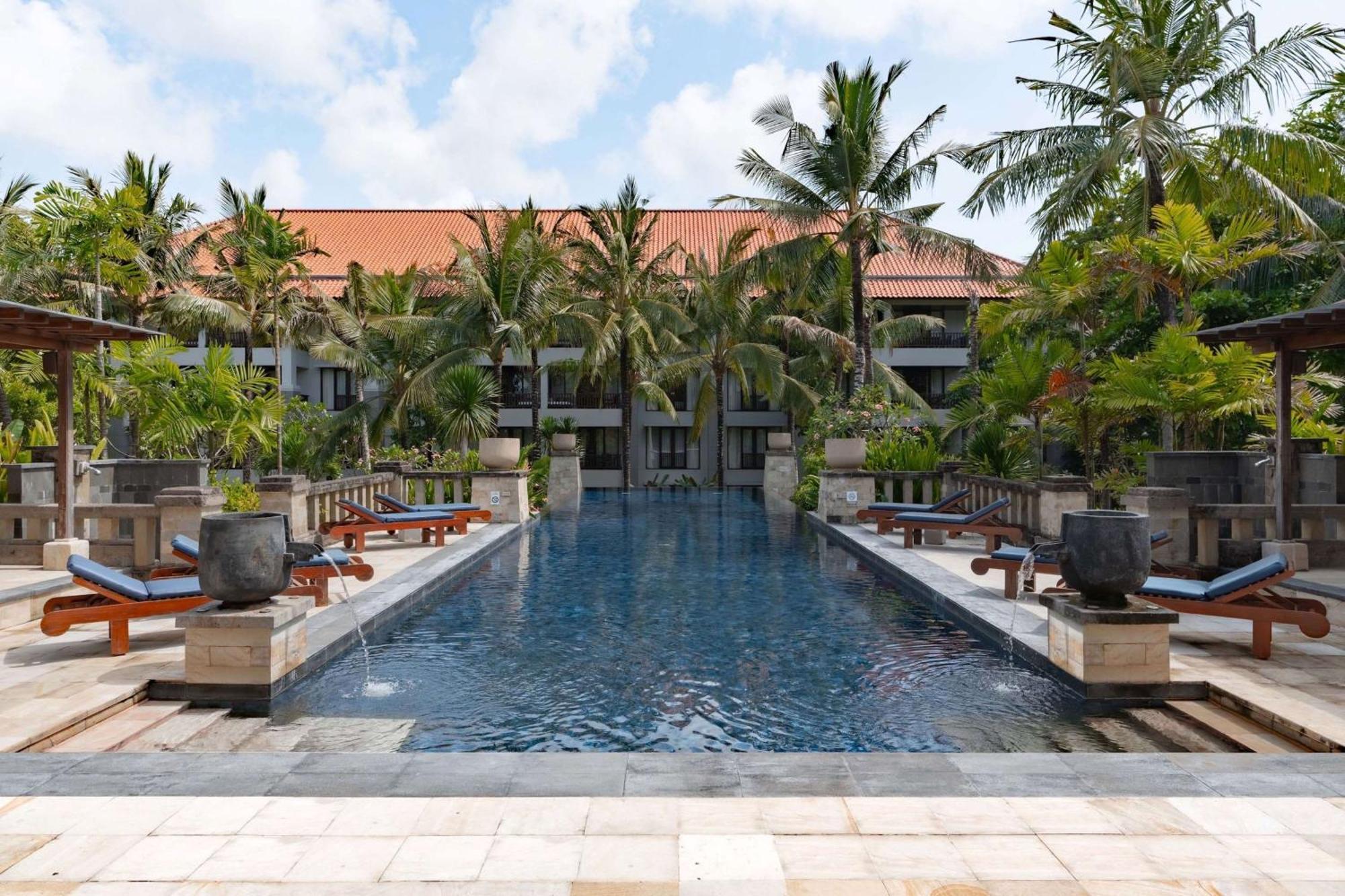 Hotel Conrad Bali Nusa Dua  Exterior foto The pool at the hotel